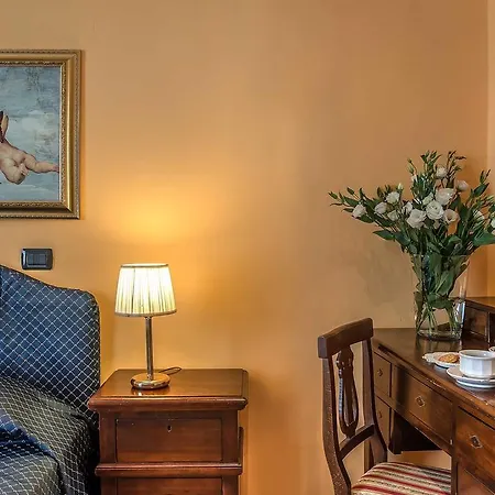 Caracciolo Hotel 3*