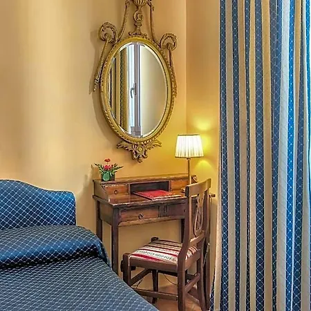 Hotel Caracciolo 3*