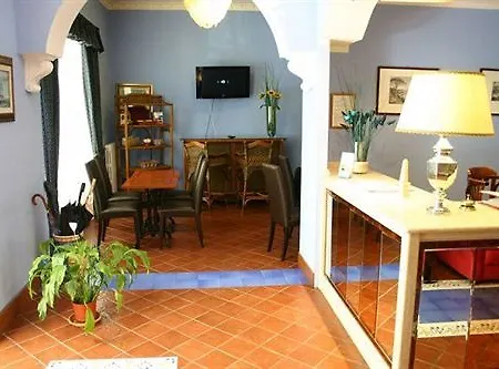 Hotel Caracciolo 3*