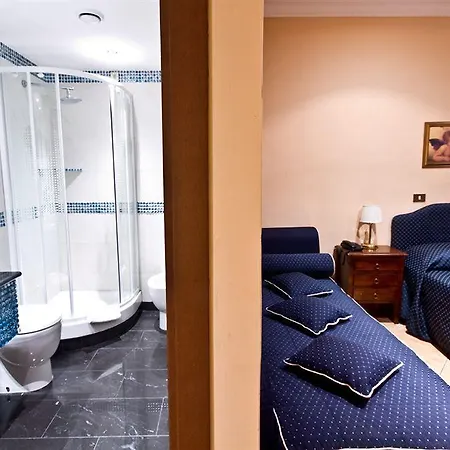 Hotel Caracciolo 3*