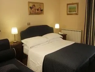 Hotel Caracciolo 3*